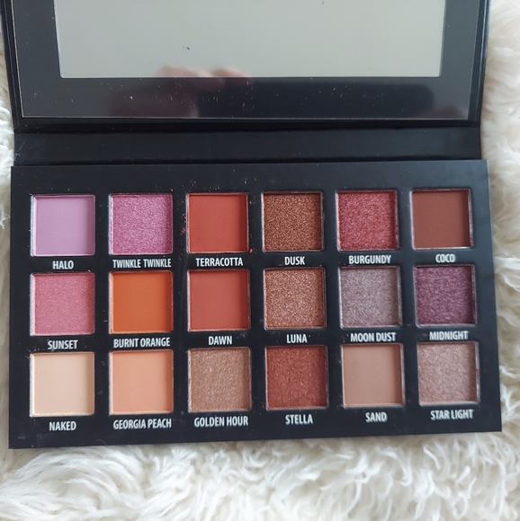 KAB Cosmetics Day + Night Pallet - Picture 3 of 4
